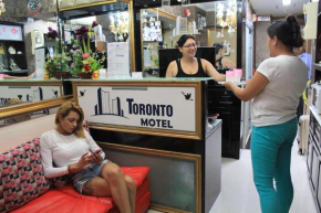 Отель Toronto Inn  Гонконг